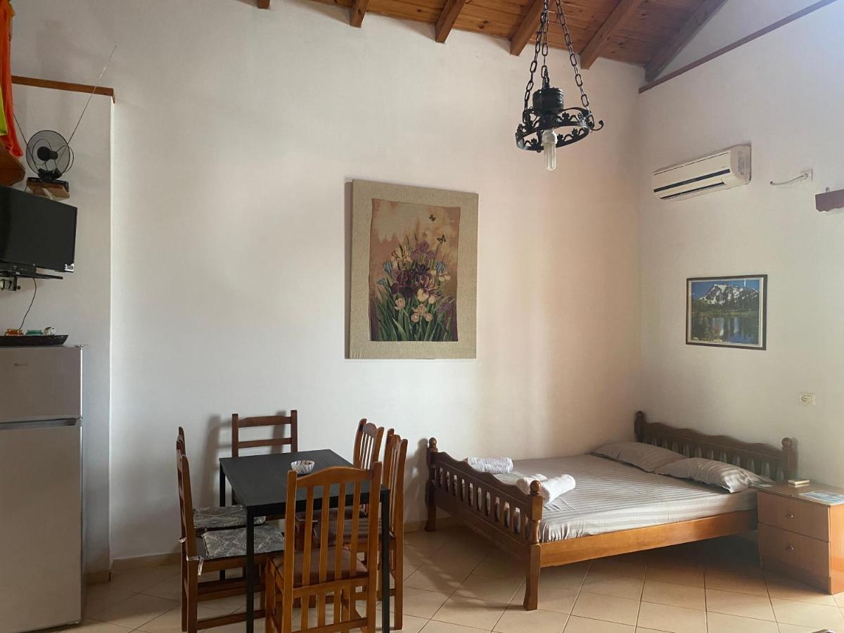 Rexhos Studios Himare Exterior foto