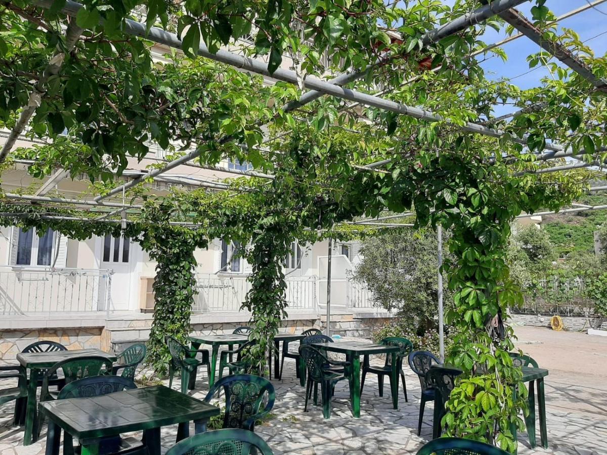 Rexhos Studios Himare Exterior foto