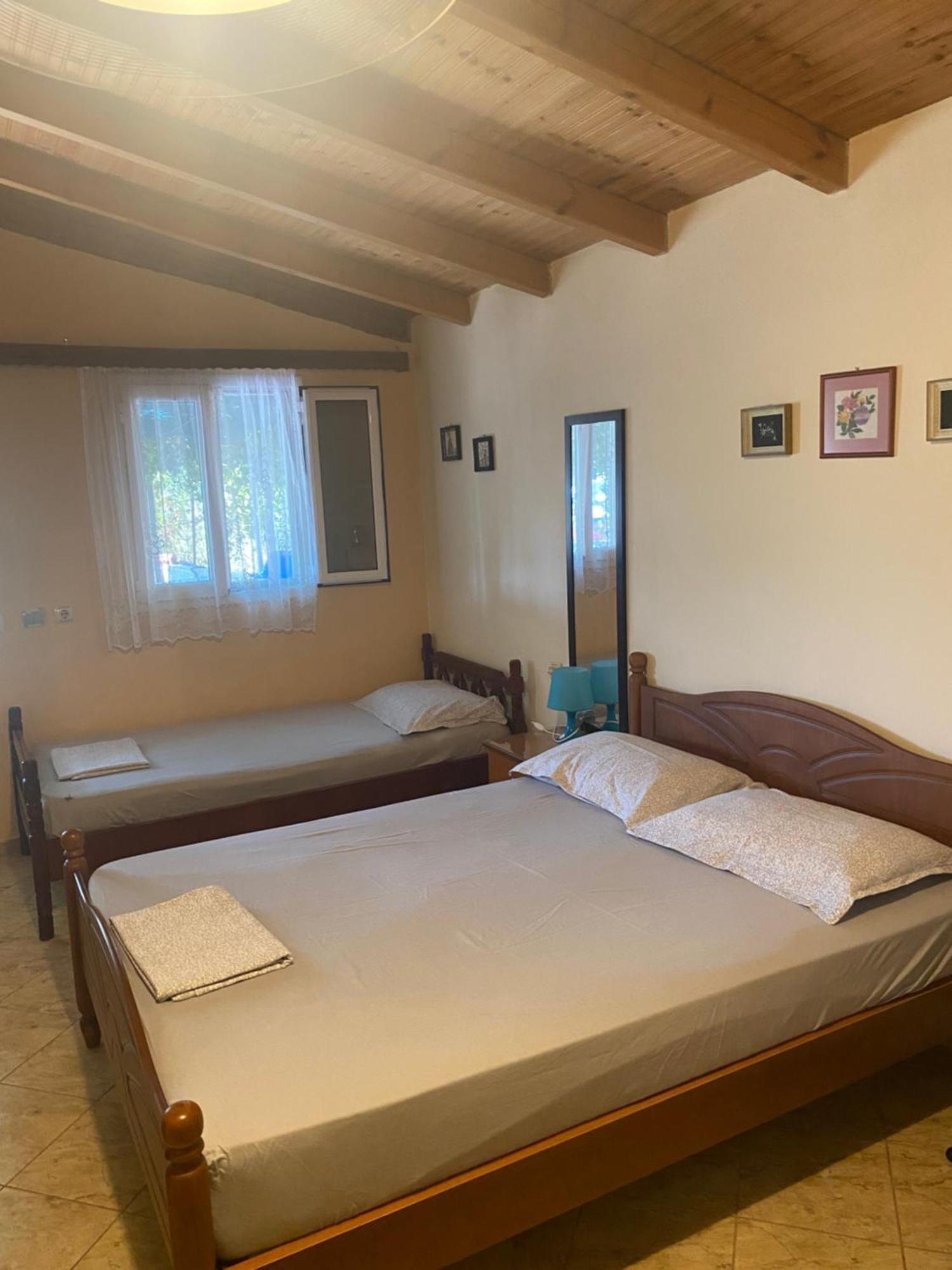 Rexhos Studios Himare Exterior foto