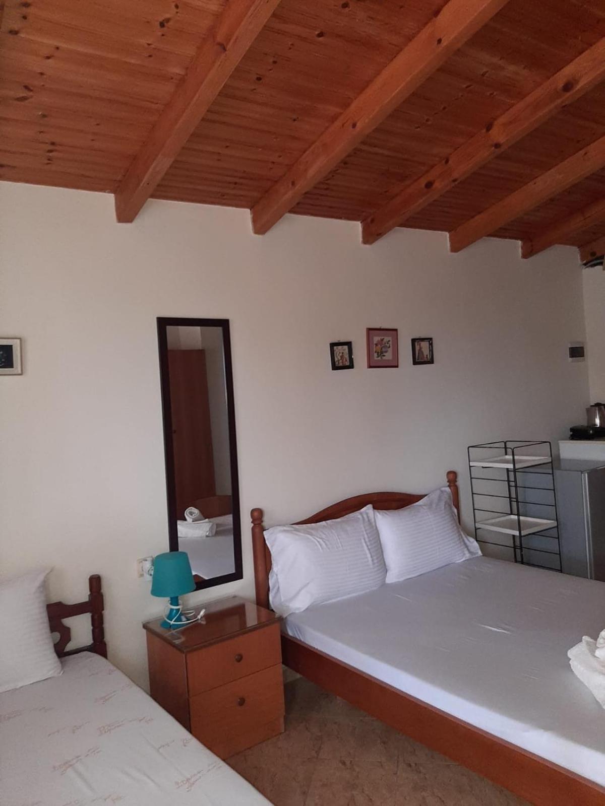 Rexhos Studios Himare Exterior foto
