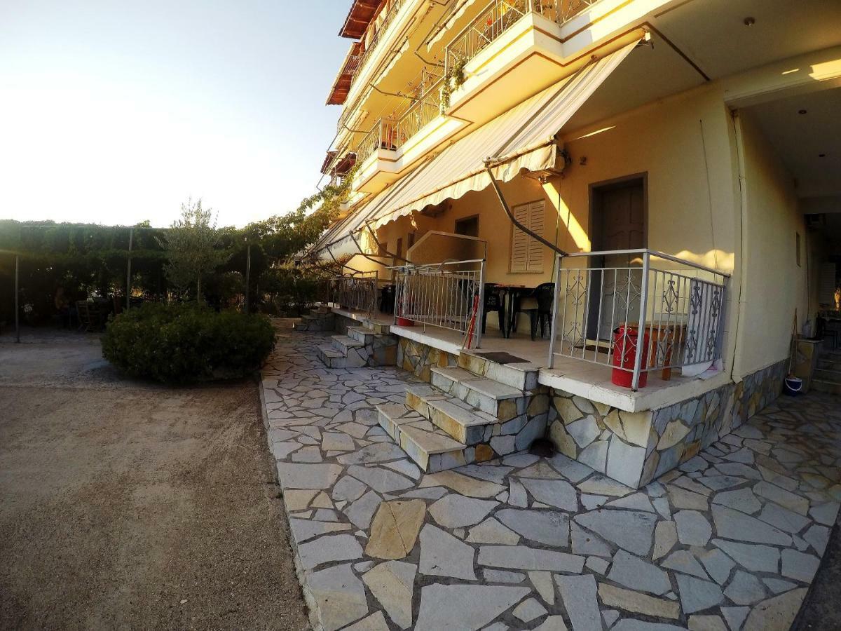 Rexhos Studios Himare Exterior foto